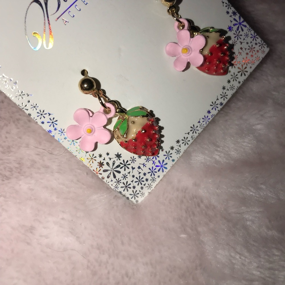 ✨✨5/$10✨✨ Princess Accessories Red Strawberry & Pink Flower Drop Earrings New